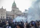EL GOBIERNO NO PUDO IMPONER EL MIEDO Y LOS JUBILADOS LLENARON LA PLAZA