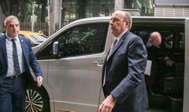 FRANCOS A DIPUTADOSEN BUSCA DEL TEXTO ORIGINAL