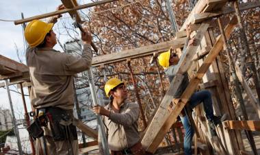 CONSTRUCCIÓN SIGUE CON NÚMEROS POR EL PISO
