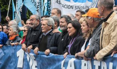 LA CGT DIVIDE POSTURAS FRENTE AL GOBIERNO LIBERTARIO DE MILEI