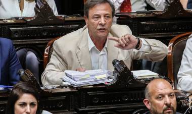 OSCAR ZAGO SE BOROCOTIZA Y LE ABRE LA PUERTA A FORMAR UN INTERBLOQUE CON EL PRO