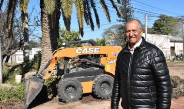 LA MUNICIPALIDAD DE VILLA ÁNGELA CONTINÚA CON LOS TRABAJOS DE PERFILADO EN EL BARRIO SUR