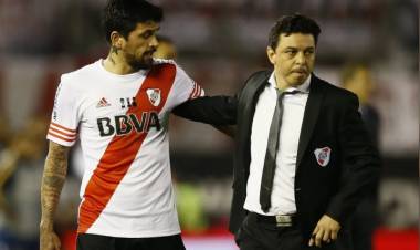 LUCHO GONZÁLEZ HABLÓ DE SU RELACIÓN CON GALLARDO COMO JUGADOR Y ENTRENADOR: "ME AYUDÓ MUCHO"