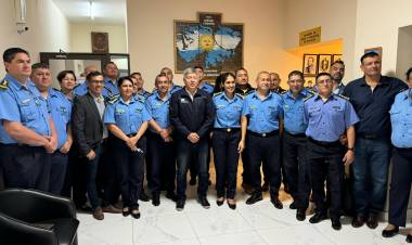 EMOTIVO AGASAJO A PERSONAL SUPERIOR DE LA POLICÍA DEL CHACO