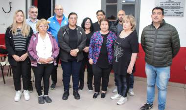 RESISTENCIA: DESCONOCIDOS VANDALIZARON LA SEDE DE LA UCR