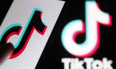 ACUSAN A TIKTOK POR SUS ALGORITMOS ADICTIVOS 