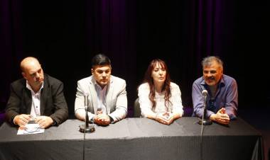 GUIDO MIRANDA: ESTE VIERNES LLEGA EL SHOW INTERNACIONAL "VIVACE BLUE" A RESISTENCIA