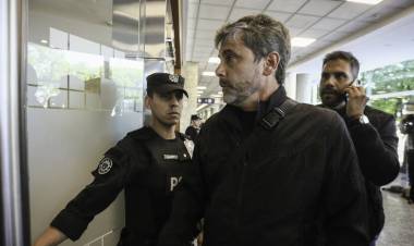 NUEVO CUARTO INTERMEDIO: LOS PILOTOS RESISTEN LA EMBESTIDA PRIVATIZADORA DE JAVIER MILEI