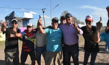 EL INTENDENTE ADALBERTO PAPP CELEBRÓ LA CONSAGRACIÓN DE JUAN MANUEL MOUGLIA EN EL CAMPEONATO DE AUTOMOVILISMO ZONAL