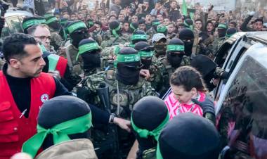 HAMAS LIBERÓ A TRES REHENES E ISRAEL A 90 PRESOS PALESTINOS 