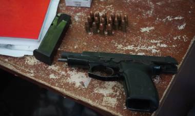DETUVIERON A UN HOMBRE DE 51 AÑOS POR SUPUESTAS AMENAZAS CON ARMA DE FUEGO