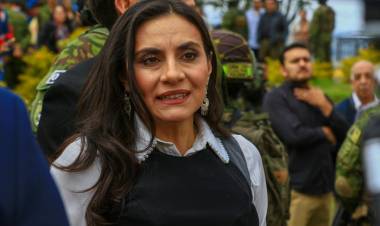 LA VICEPRESIDENTA DE ECUADOR EXIGIÓ QUE DANIEL NOBOA "RECAPACITE"