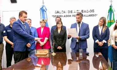 EL GOBERNADOR ZDERO TOMÓ JURAMENTO A OSCAR DUDIK COMO MINISTRO DE LA PRODUCCIÓN Y DESARROLLO SOSTENIBLE DEL CHACO