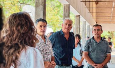 COLONIA BENÍTEZ: EL GOBIERNO PROVINCIAL ESTUVO JUNTO A LA COMUNIDAD EDUCATIVA Y CONSTATÓ EL AVANCE DE OBRAS EN LA E.E.P. N.º 10