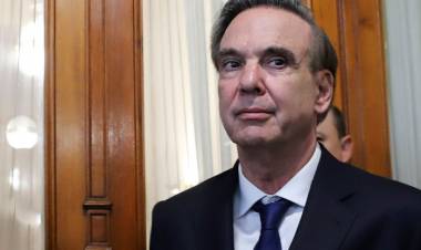 A PICHETTO LE PARECE "RIDÍCULO" QUE EL GOBIERNO HABLE DE "GOLPES DE ESTADO"