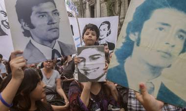 UNA SOLA MARCHA CONTRA LA AVANZADA NEGACIONISTA DE MILEI