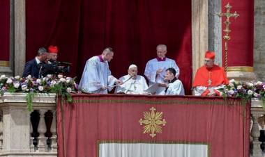 EL PAPA PIDIÓ POR LA PAZ MUNDIAL EN SU MENSAJE DE PASCUA