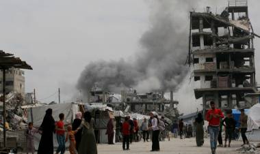 AL MENOS 120 MUERTOS EN NUEVOS BOMBARDEOS ISRAELÍES EN GAZA
