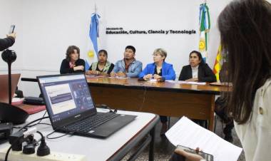 EDUCACIÓN REALIZÓ EL PRIMER FORO DE ALFABETIZADORES DE LOS PUEBLOS ORIGINARIOS
