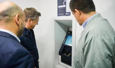 MESÓN DE FIERRO: POR PRIMERA VEZ, SE HABILITÓ UN CAJERO AUTOMÁTICO