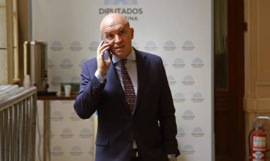 EL NARCOESCÁNDALO DETONÓ A ESPERT Y MILEI LE SOLTÓ LA MANO