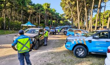 OPERATIVOS EN PINAMAR: CASI 14 MIL VEHÍCULOS CONTROLADOS Y 200 INFRACTORES