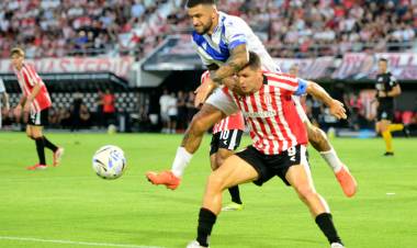 TORNEO APERTURA: VÉLEZ ES UNO DE LOS DOS INVICTOS TRAS OCHO FECHAS