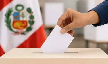 ELECCIONES EN PERÚ: NINGÚN CANDIDATO SE ACERCA A UNA MAYORÍA ABSOLUTA Y SERÁ NECESARIO UN BALOTAJE