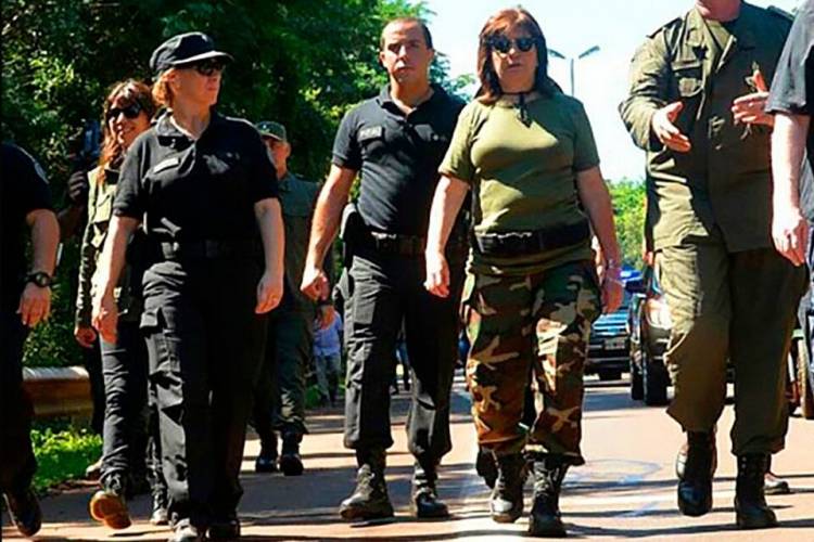 BULLRICH AGITA EL PROTOCOLO ANTI PIQUETES FRENTE A LA MOVILIZACIÓN CONTRA LA LEY BASES