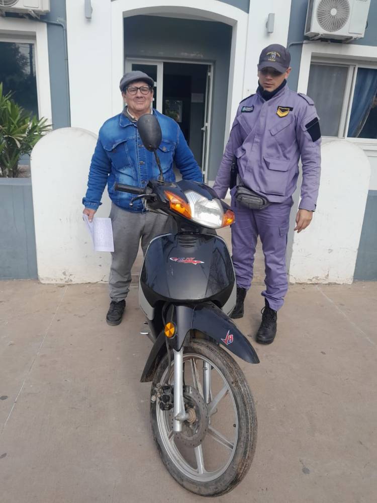DENUNCÍO QUE LE ROBARON SU MOTO Y LOS EFECTIVOS YA LA HABIAN RECUPERADO
