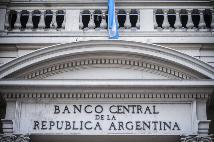 LOS NÚMEROS DEL INGRESO Y EGRESO DE DÓLARES
