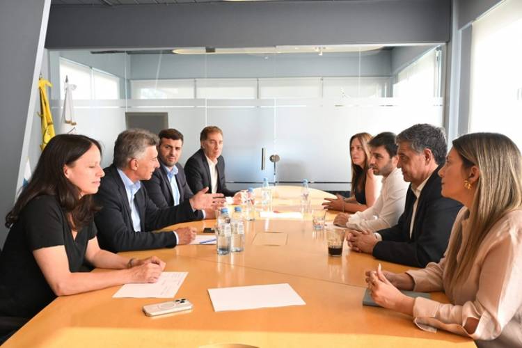 MAURICIO MACRI VOLVIÓ DE SUS VACACIONES EN PLENA CRISIS POR LA FUGA DE DIRIGENTES