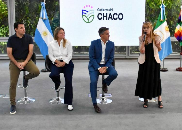 INSSSEP: EL GOBERNADOR ZDERO Y DUMRAUF ENTREGARON ELEMENTOS E INSUMOS ORTOPÉDICOS PARA MEJORAR LA CALIDAD DE VIDA DE AFILIADOS