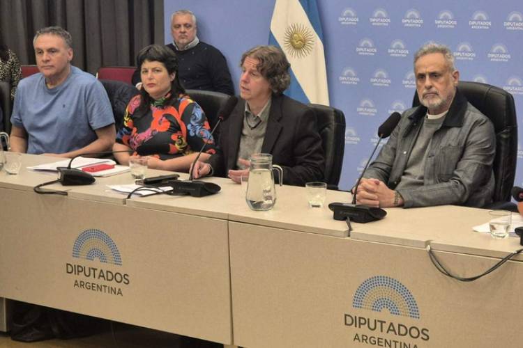 REPUDIOS EN EL CONGRESO A LA CENSURA DEL GOBIERNO 