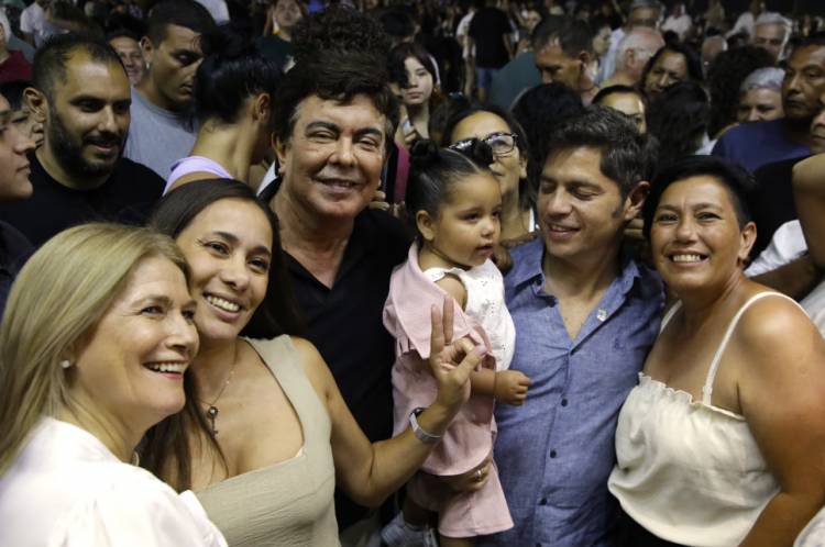 FERNANDO ESPINOZA, AXEL KICILLOF Y VERÓNICA MAGARIO DESPIDIERON EL AÑO CON UN MASIVO ENCUENTRO DE UNIDAD.