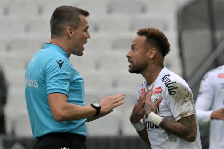 BRASIL: NEYMAR EXPLOTÓ DE BRONCA POR UN INSÓLITO ERROR ARBITRAL
