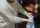QUISO PASAR DROGA A UN DETENIDO, PERO FUE DESCUBIERTA 