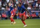 CHELSEA FICHÓ A NAOMI GIRMA Y MARCÓ UN RECORD EN EL FÚTBOL FEMENINO