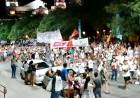 MASIVA MARCHA EN CONCEPCIÓN DEL URUGUAY POR EL CIERRE DE GRANJA TRES ARROYOS