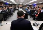 $LIBRA: CON AYUDA DE LOS RADICALES CON PELUCA, EL GOBIERNO LOGRÓ DILATAR EL ARRANQUE DE LA COMISIÓN INVESTIGADORA