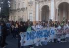 EMERGENCIA EN DISCAPACIDAD: EL GOBIERNO PROMULGÓ LA LEY, PERO SUSPENDIÓ SU APLICACIÓN