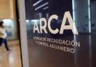 MILEI RESPALDÓ A VÁZQUEZ EN EL ARCA: “CAUSAS ABIERTAS PUEDE TENER CUALQUIERA"