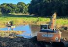OPERATIVO DE LIMPIEZA EN EL RÍO NEGRO FRENTE AL CLUB REGATAS RESISTENCIA