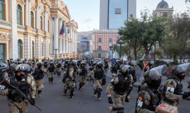 EL INSÓLITO REPUDIO DE LA OFICINA DEL PRESIDENTE A LA "FALSA DENUNCIA" DEL GOLPE EN BOLIVIA