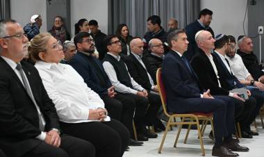 DELGADO Y SALOM ACOMPAÑARON EL ACTO HOMENAJE POR LOS 30 AÑOS A LA AMIA