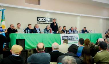 EL GOBIERNO ANUNCIÓ CRÉDITO PARA LOS CONSORCIOS CAMINEROS EN SU ASAMBLEA GENERAL