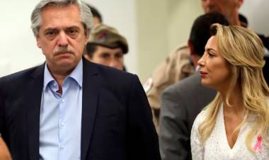 LA HORA DE MARÍA CANTERO PARA HABLAR DE LOS CHATS Y LAS FOTOS DEL ESCÁNDALO DE LOS GOLPES EN OLIVOS
