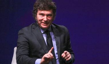 MILEI: "LA MEDIDA DEMAGÓGICA QUE VOTÓ EL SENADO IMPLICA UN INCREMENTO DE LA DEUDA DE 370 MIL MILLONES DE DÓLARES"