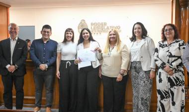 LA LEGISLATURA PREMIÓ ESTE 2024 A CINCO "JÓVENES DESTACADOS" EN EMPRENDIMIENTO COMPROMISO SOCIAL, DEPORTE Y DISEÑO 