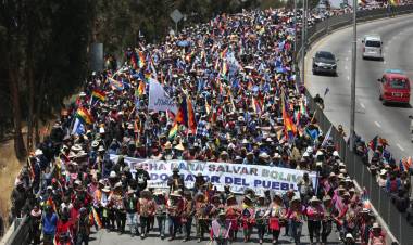 LA MARCHA DE EVO CONTRA ARCE LLEGÓ A LA PAZ